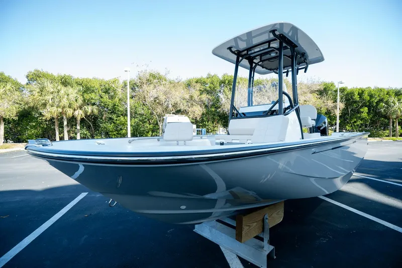 Slide: The Image of Boston Whaler 210 Montauk 2024 - 5