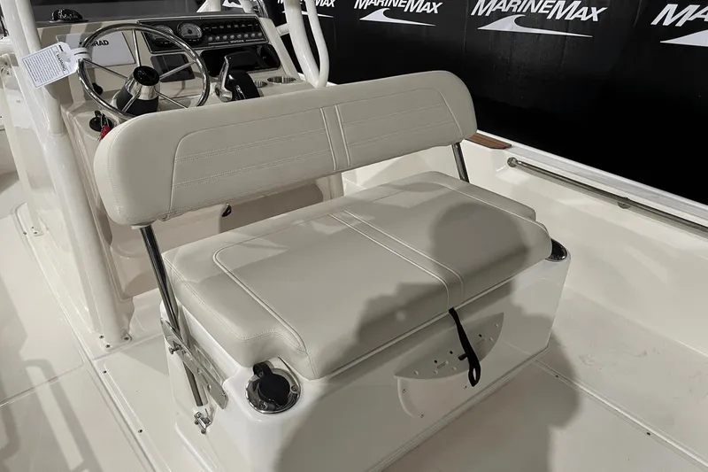 Slide: The Image of Boston Whaler 210 Montauk 2024 - 12