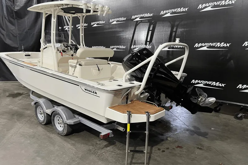 Slide: The Image of Boston Whaler 210 Montauk 2024 - 4