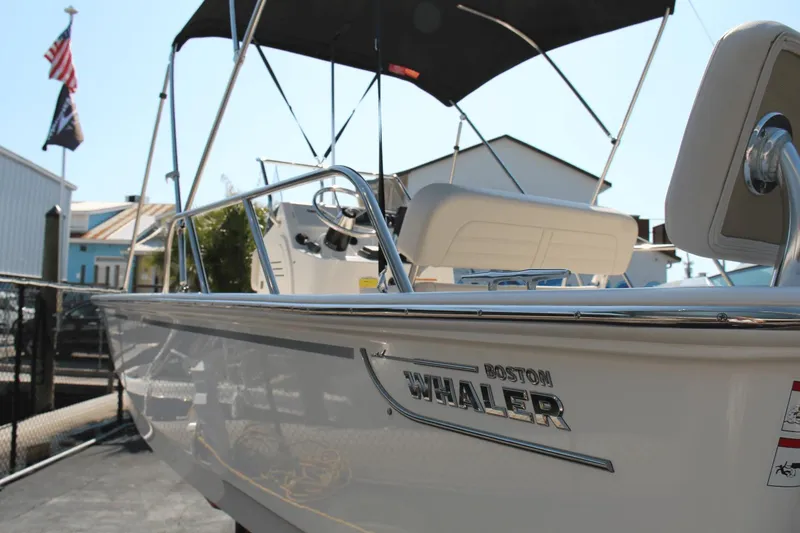 Slide: The Image of Boston Whaler 170 Montauk 2024 - 17