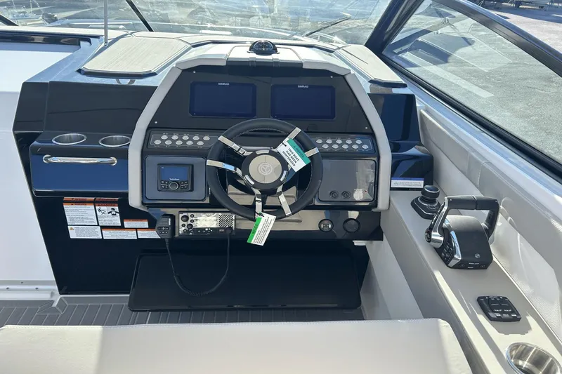 Slide: The Image of Cruisers Yachts 34 GLS Outboard 2024 - 18