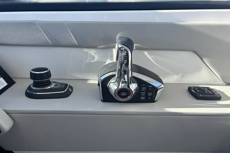 Slide: The Image of Cruisers Yachts 34 GLS Outboard 2024 - 19