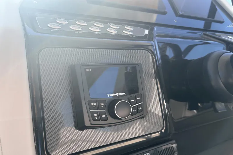 Slide: The Image of Cruisers Yachts 34 GLS Outboard 2024 - 25