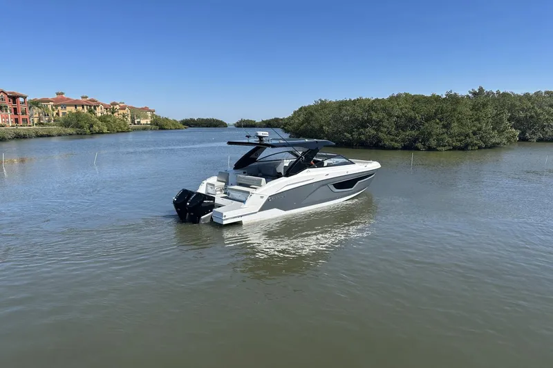 Slide: The Image of Cruisers Yachts 34 GLS OB 2024 - 2