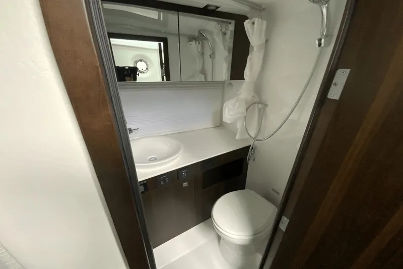 Slide: The Image of Cruisers Yachts 34 GLS OB 2024 - 26