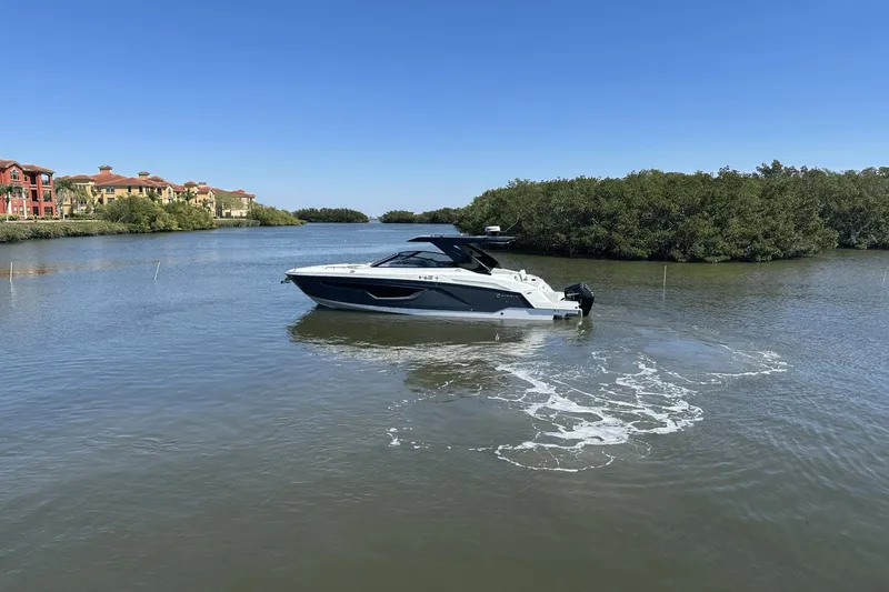 Slide: The Image of Cruisers Yachts 34 GLS OB 2024 - 8