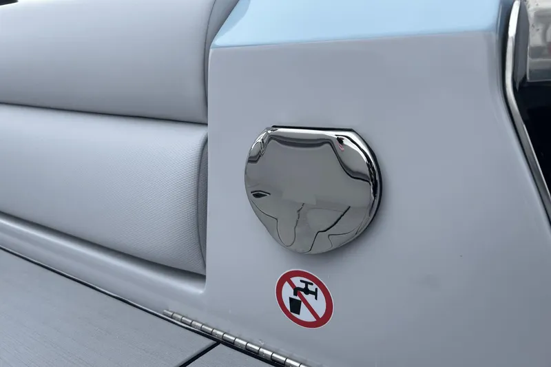 Slide: The Image of Aviara AV28 Outboard 2024 - 7