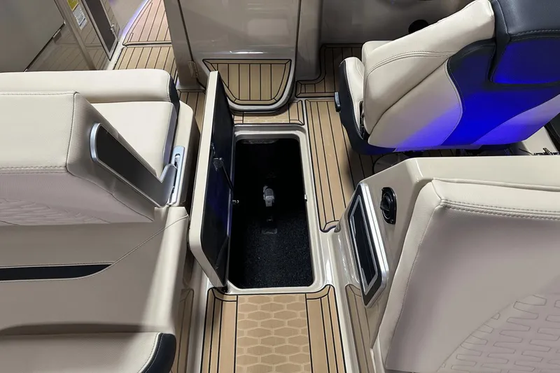 Slide: The Image of MasterCraft X26 2024 - 113
