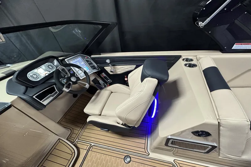 Slide: The Image of MasterCraft X26 2024 - 114