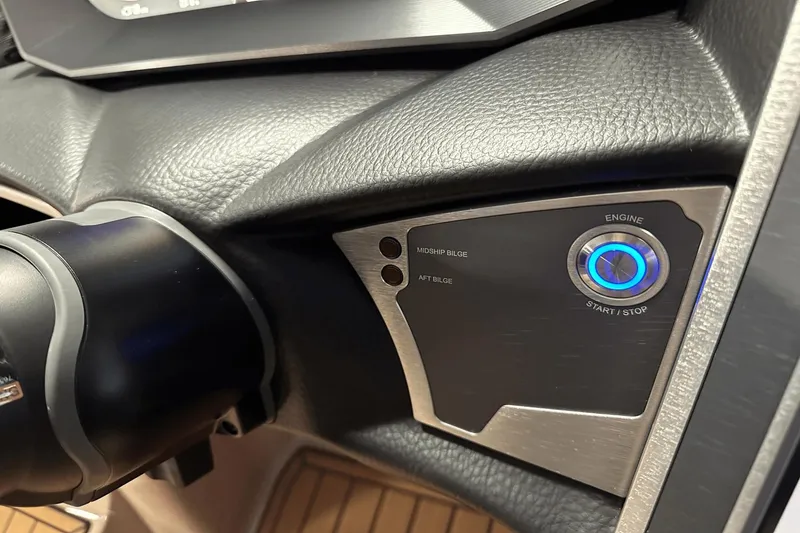 Slide: The Image of MasterCraft X26 2024 - 126