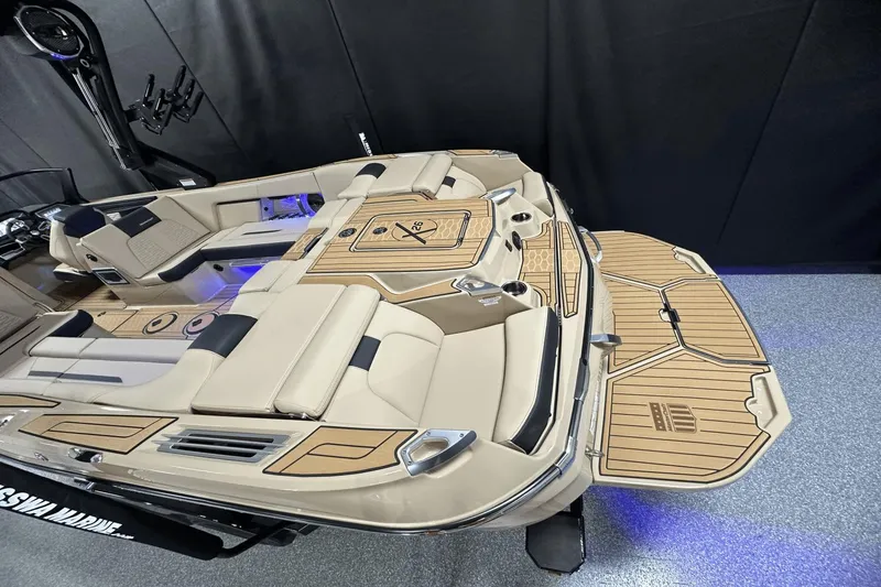 Slide: The Image of MasterCraft X26 2024 - 24