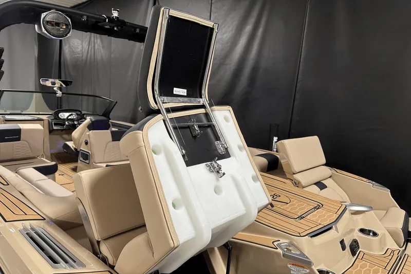 Slide: The Image of MasterCraft X26 2024 - 27