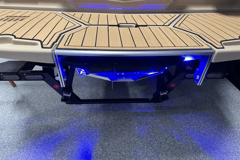 Slide: The Image of MasterCraft X26 2024 - 36
