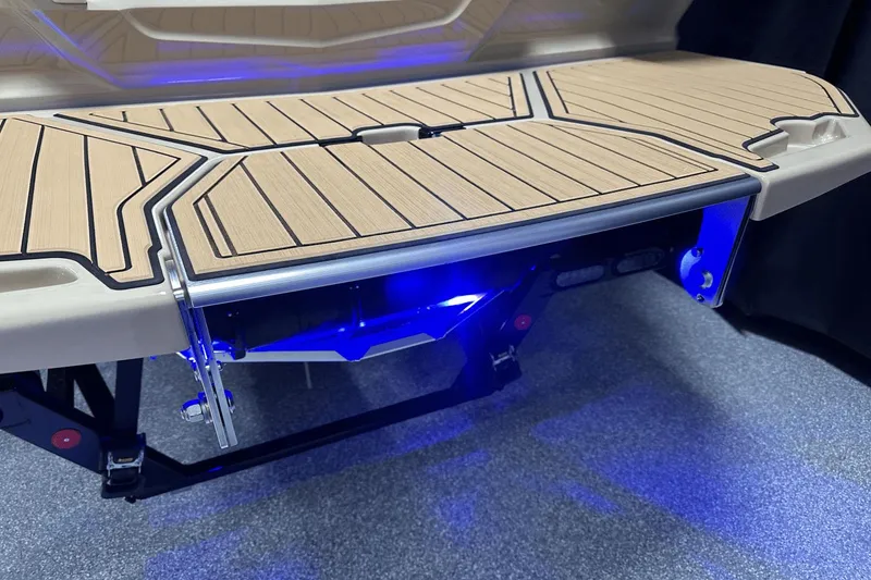 Slide: The Image of MasterCraft X26 2024 - 37