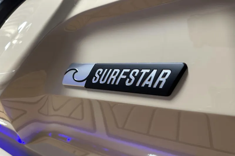 Slide: The Image of MasterCraft X26 2024 - 39
