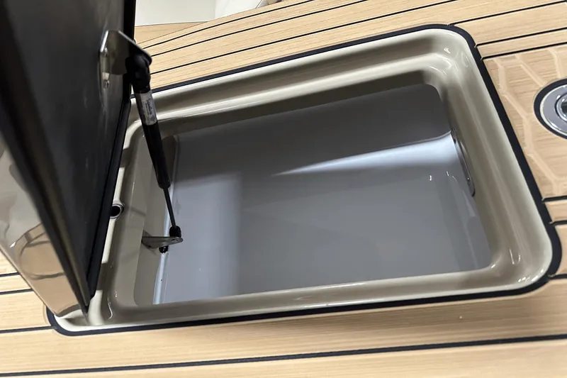Slide: The Image of MasterCraft X26 2024 - 47