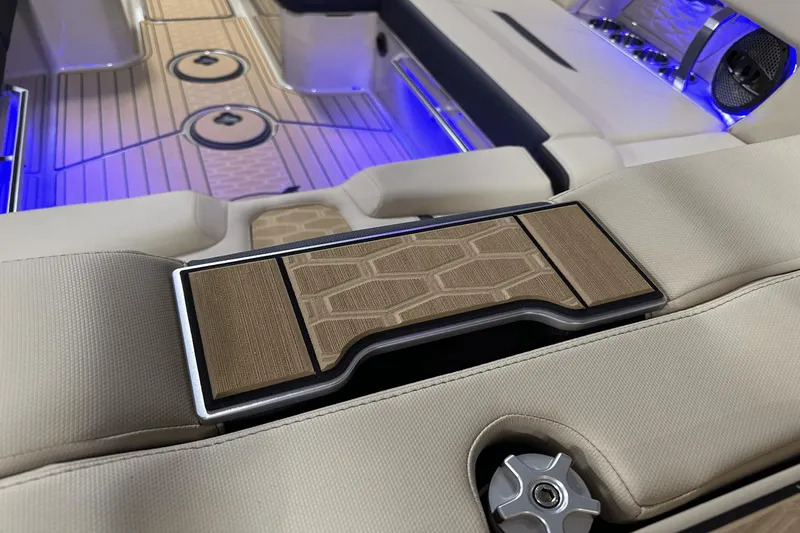 Slide: The Image of MasterCraft X26 2024 - 58