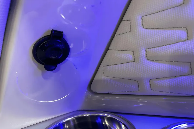 Slide: The Image of MasterCraft X26 2024 - 74