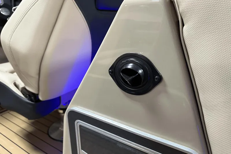 Slide: The Image of MasterCraft X26 2024 - 84