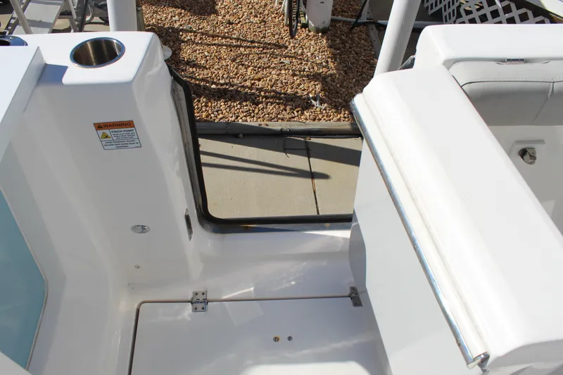 Slide: The Image of Sea Fox 288 Commander 2021 - 28