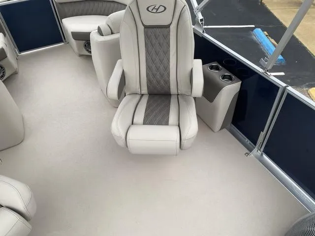 Slide: The Image of Harris Sunliner 230 CWDH 2024 - 11