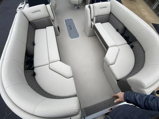 Slide: The Image of Harris Sunliner 230 CWDH 2024 - 13