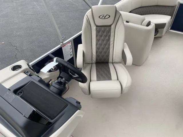 Slide: The Image of Harris Sunliner 230 CWDH 2024 - 4