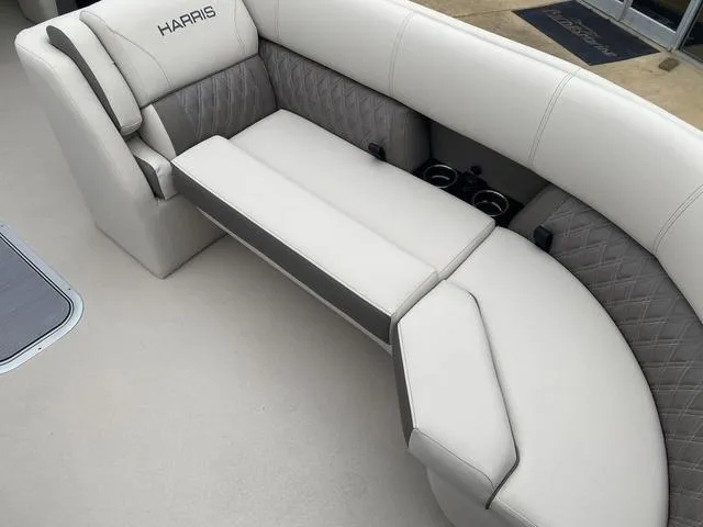 Slide: The Image of Harris Sunliner 230 CWDH 2024 - 6