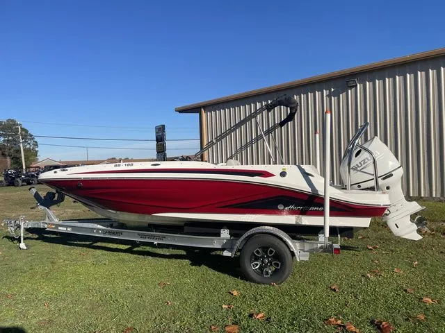 Slide: The Image of Hurricane SunDeck Sport 185 OB 2023 - 10