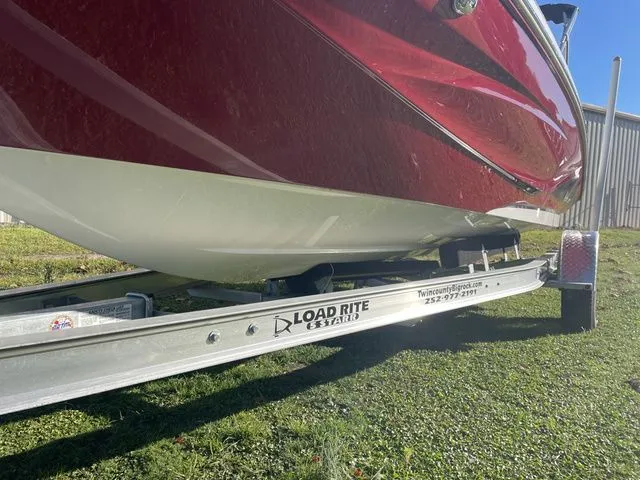 Slide: The Image of Hurricane SunDeck Sport 185 OB 2023 - 14