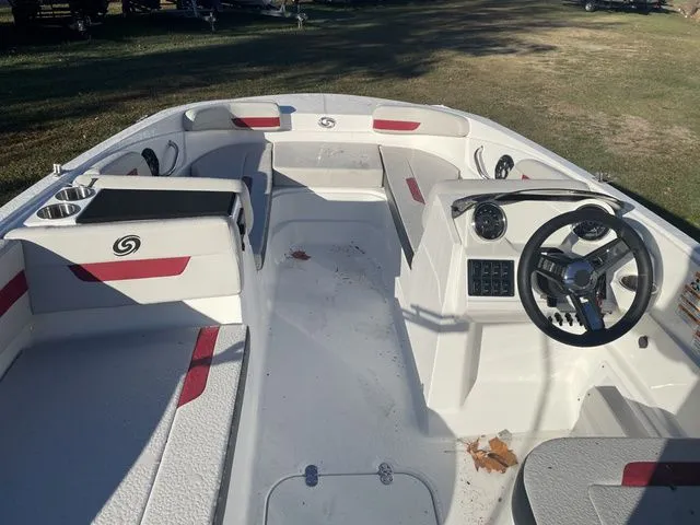 Slide: The Image of Hurricane SunDeck Sport 185 OB 2023 - 25