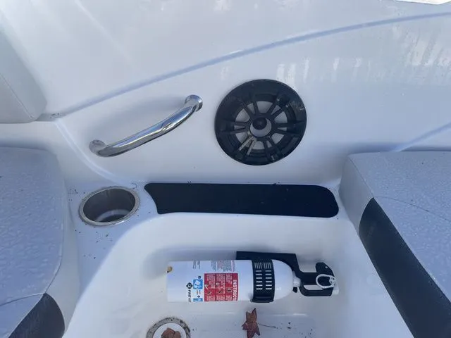 Slide: The Image of Hurricane SunDeck Sport 185 OB 2023 - 26