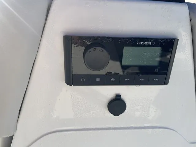 Slide: The Image of Hurricane SunDeck Sport 185 OB 2023 - 29