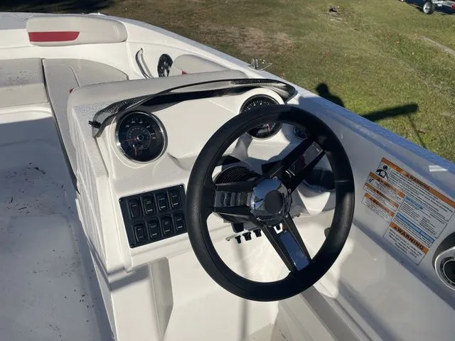 Slide: The Image of Hurricane SunDeck Sport 185 OB 2023 - 33