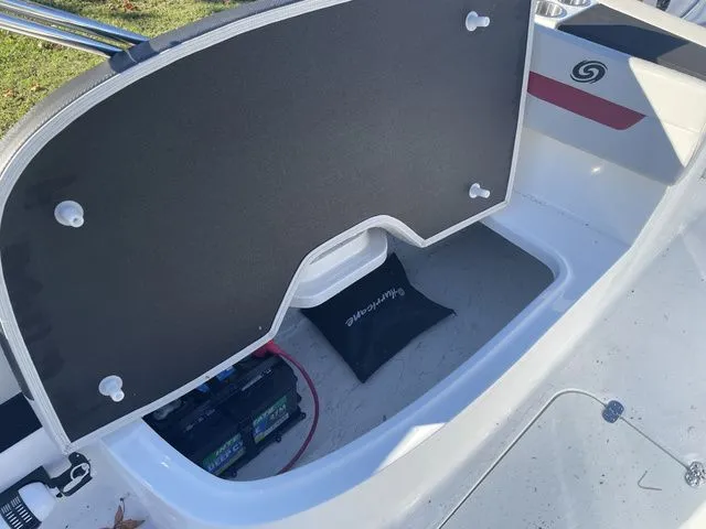 Slide: The Image of Hurricane SunDeck Sport 185 OB 2023 - 41