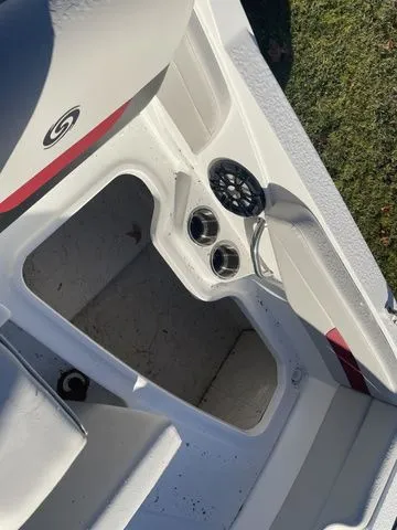 Slide: The Image of Hurricane SunDeck Sport 185 OB 2023 - 45