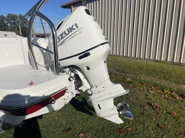 Slide: The Image of Hurricane SunDeck Sport 185 OB 2023 - 48