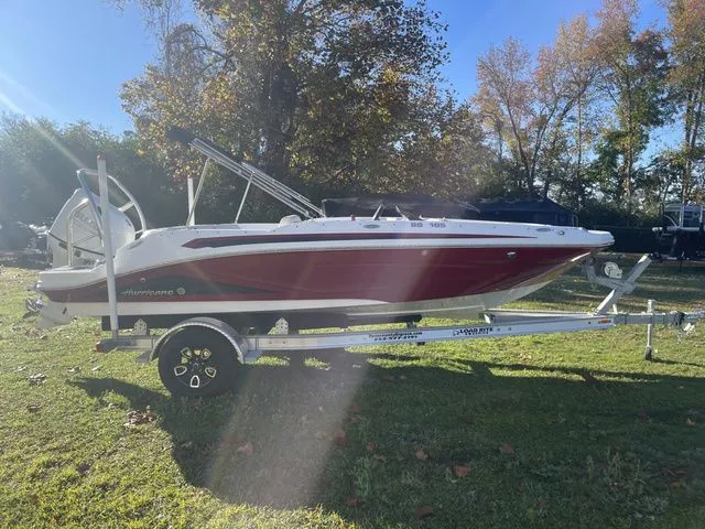 Slide: The Image of Hurricane SunDeck Sport 185 OB 2023 - 5