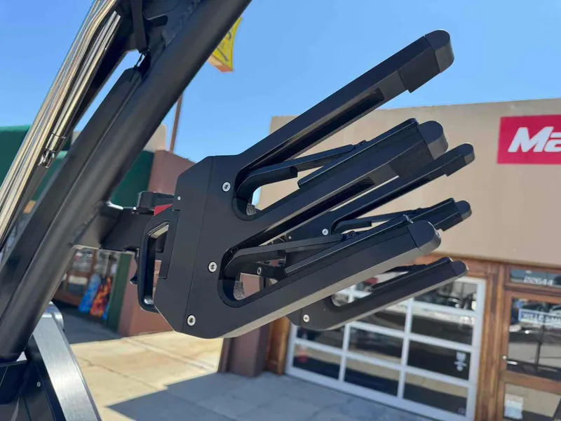 Slide: The Image of MasterCraft XT25 2024 - 10