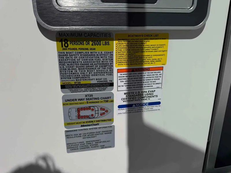 Slide: The Image of MasterCraft XT25 2024 - 21