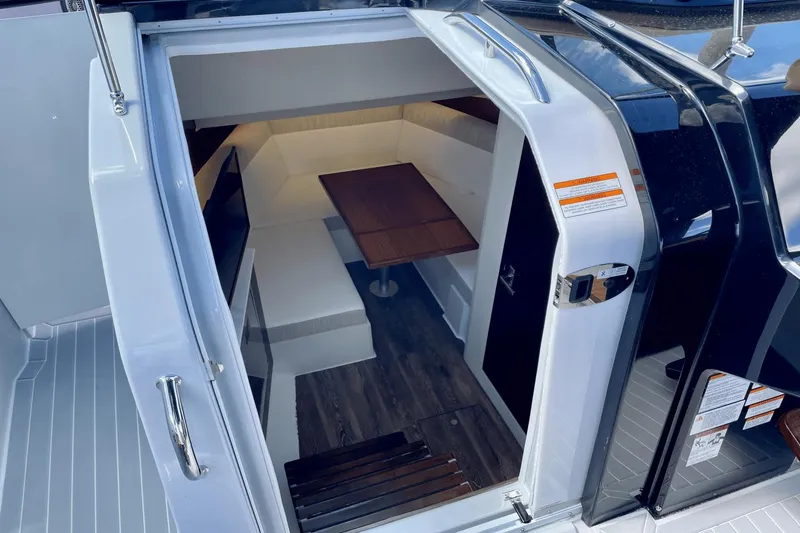 Slide: The Image of Cruisers Yachts 38 GLS South Beach Outboard 2024 - 23