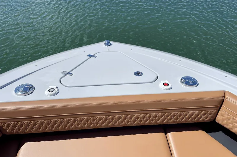 Slide: The Image of Cruisers Yachts 38 GLS South Beach Outboard 2024 - 32