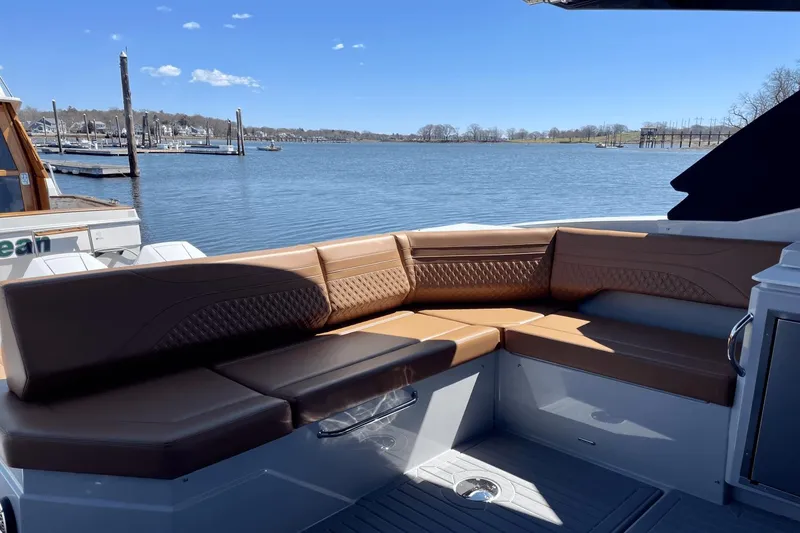 Slide: The Image of Cruisers Yachts 38 GLS South Beach Outboard 2024 - 8