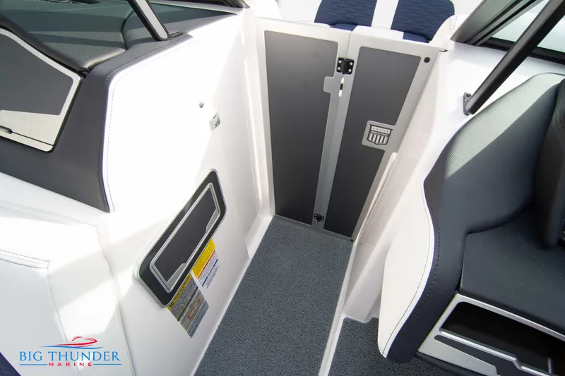 Slide: The Image of 2024 MasterCraft X22 interior with Big Thunder Marine branding. - 39