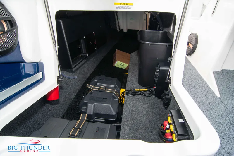 Slide: The Image of MasterCraft X22 2024 - 54