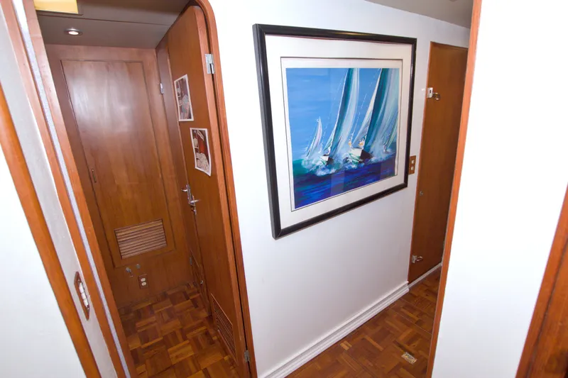 Slide: The Image of Hallway of 1994 Jefferson Marquessa 56 yacht with nautical artwork. - 77