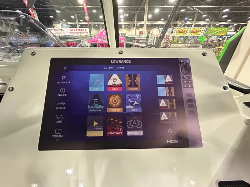 Slide: The Image of Lowrance HDS 16' - 37