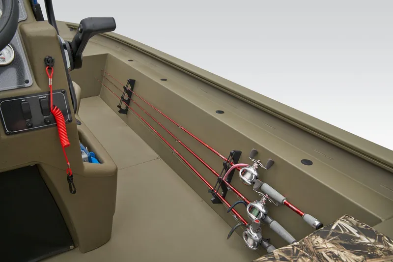 Slide: The Image of Tracker Grizzly 1860 CC 2024 - 22