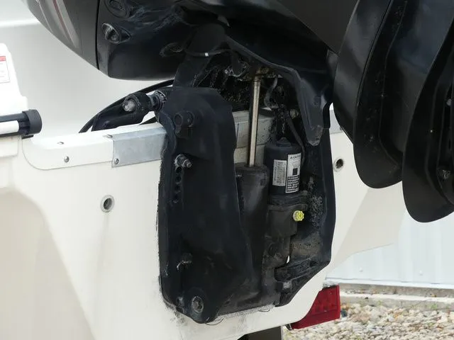 Slide: The Image of Bayliner VR5 Bowrider OB 2019 - 11