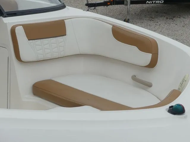 Slide: The Image of Bayliner VR5 Bowrider OB 2019 - 14